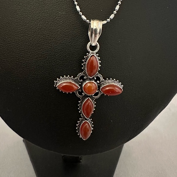 Sterling silver cross with carnelian stones - Picture 2 of 7
